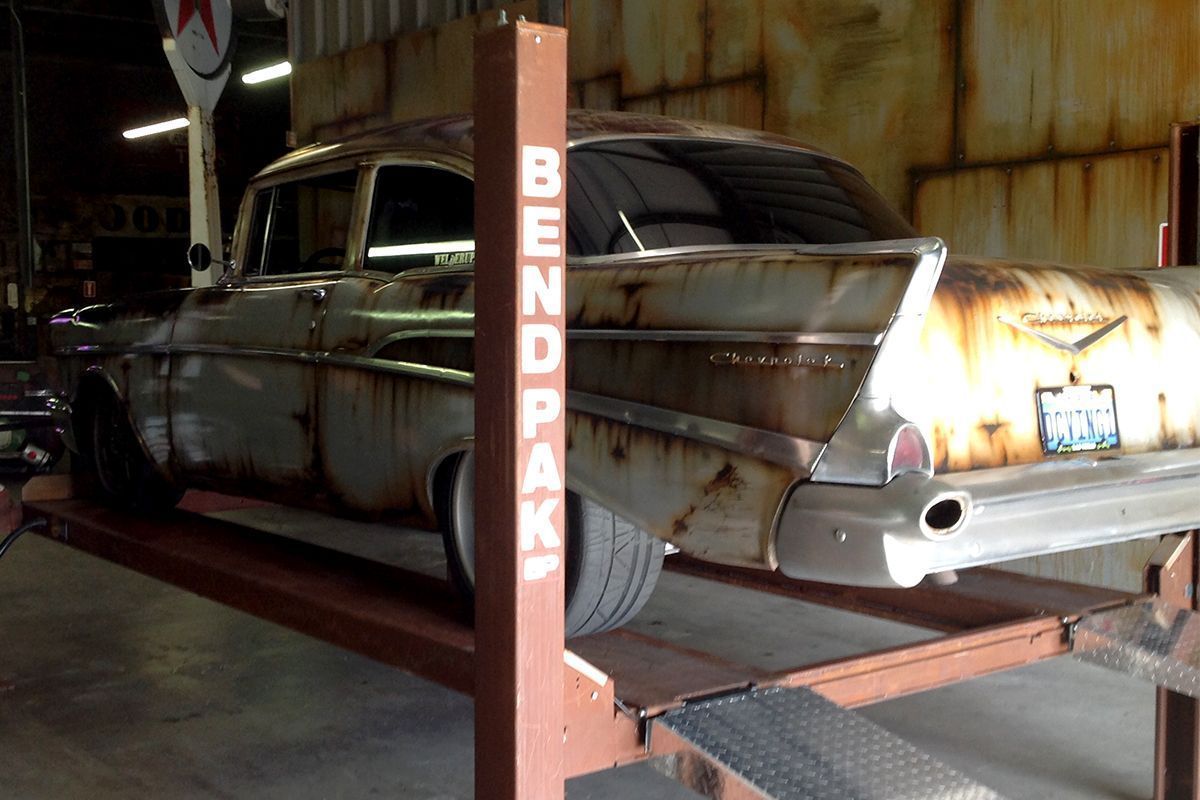 BendPak-Car-Lift-Vegas-Rat-Rods-compressor.jpg