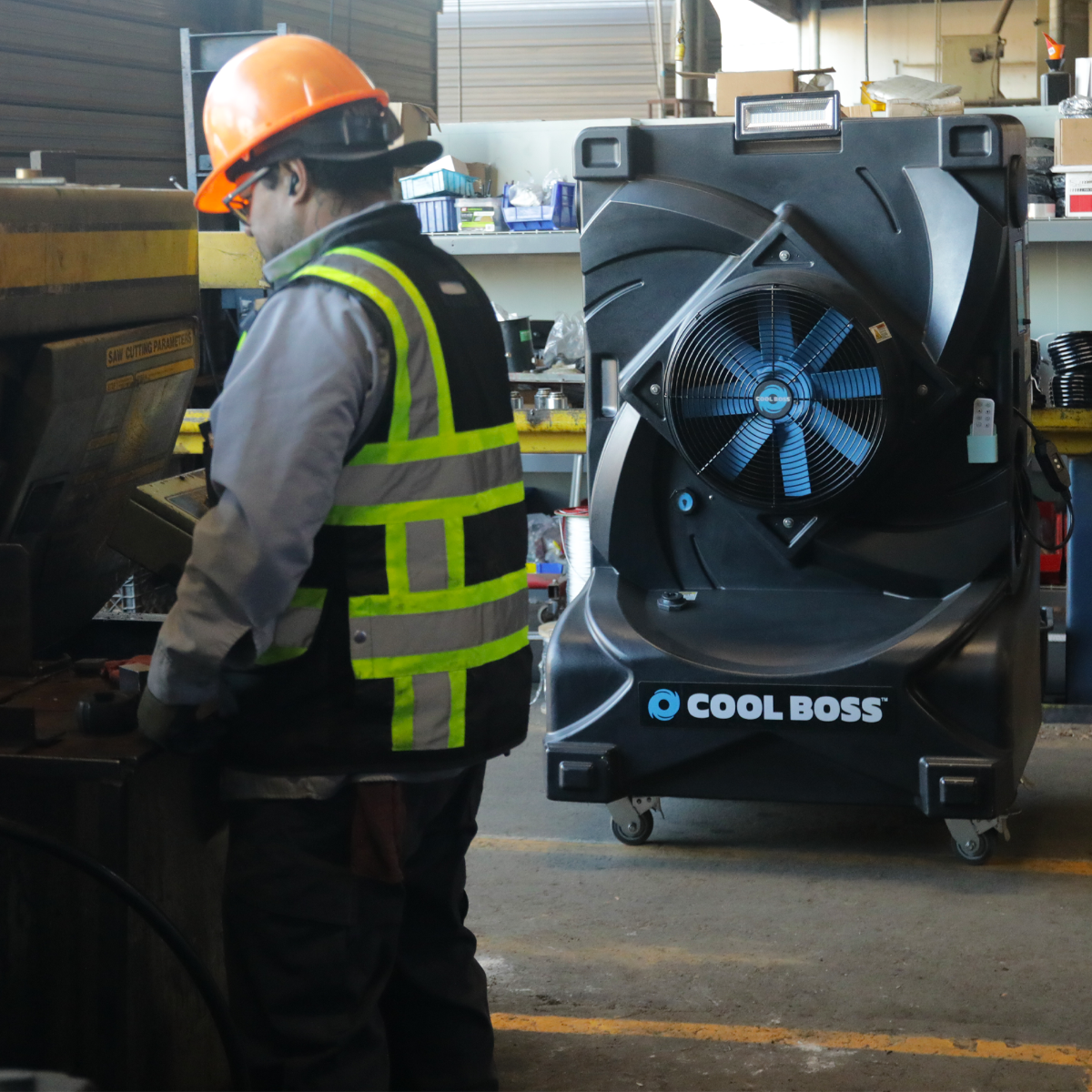 Boasting an energy-efficient motor and a 28-inch diameter 5-blade axial-flow fan, this cooler disperses massive amounts of air.
