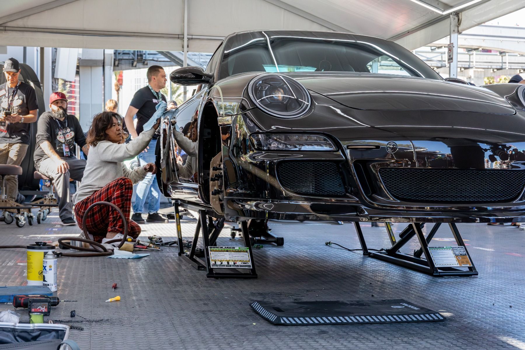 Akira Nakai gets to work with the QuickJack!