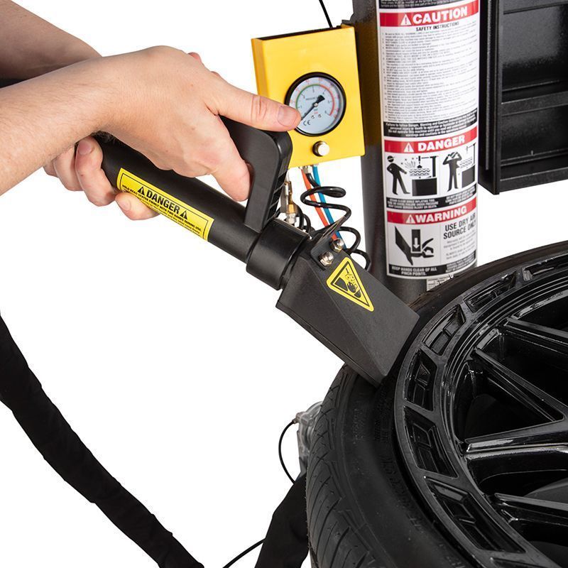 Ranger R980DP features built-in TurboBlast bead seating system